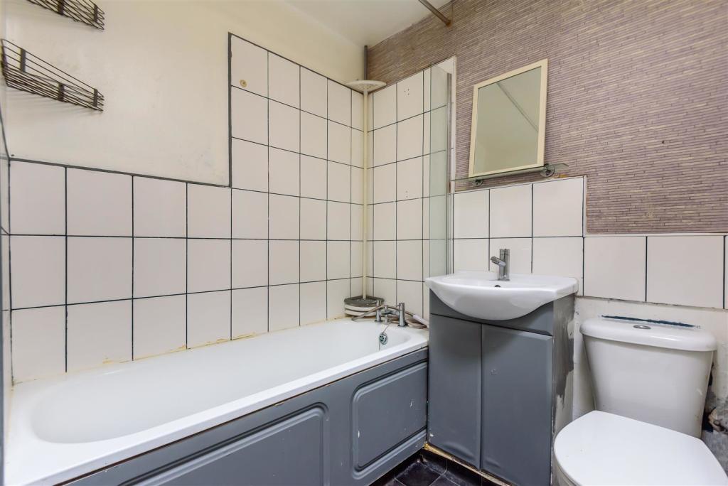 Bathroom.jpg
