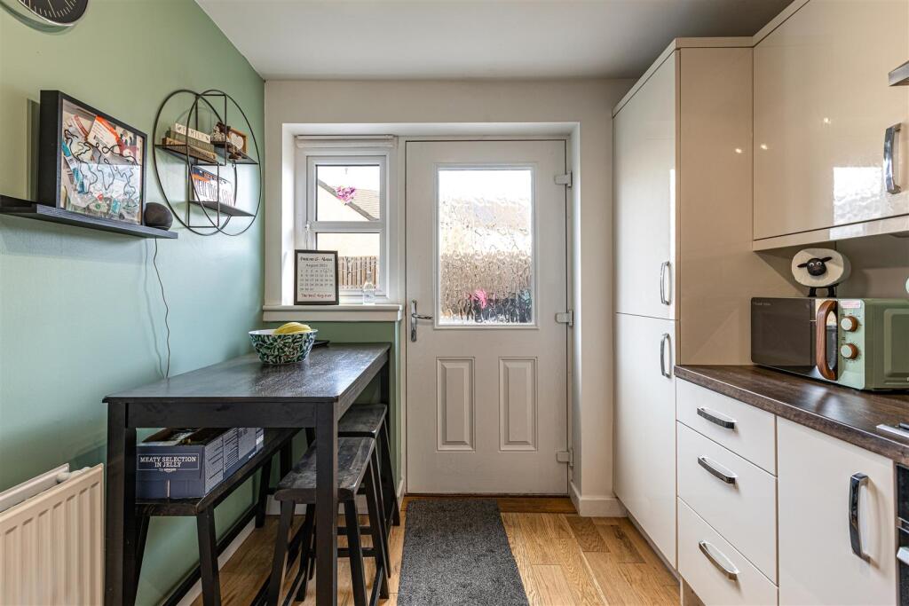 4 Knoll Park Avenue Galashiels 13.JPG