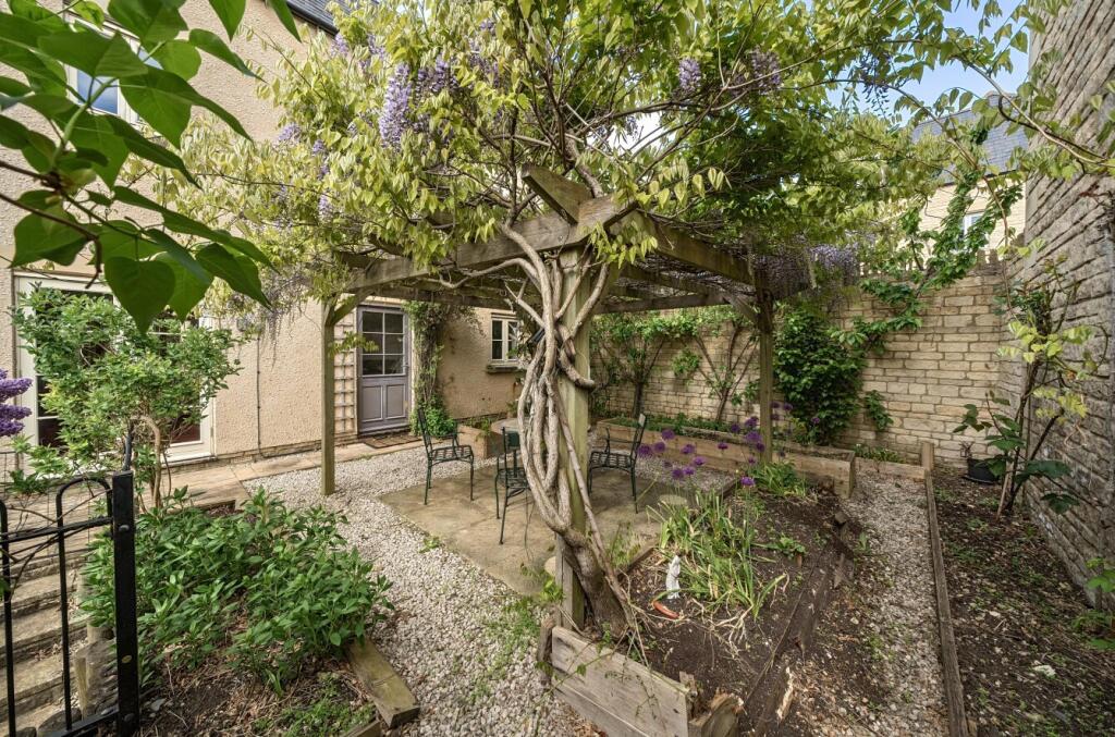 54-6819e422b887b-...