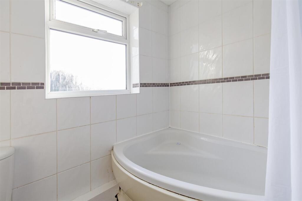 Bathroom-3.jpg