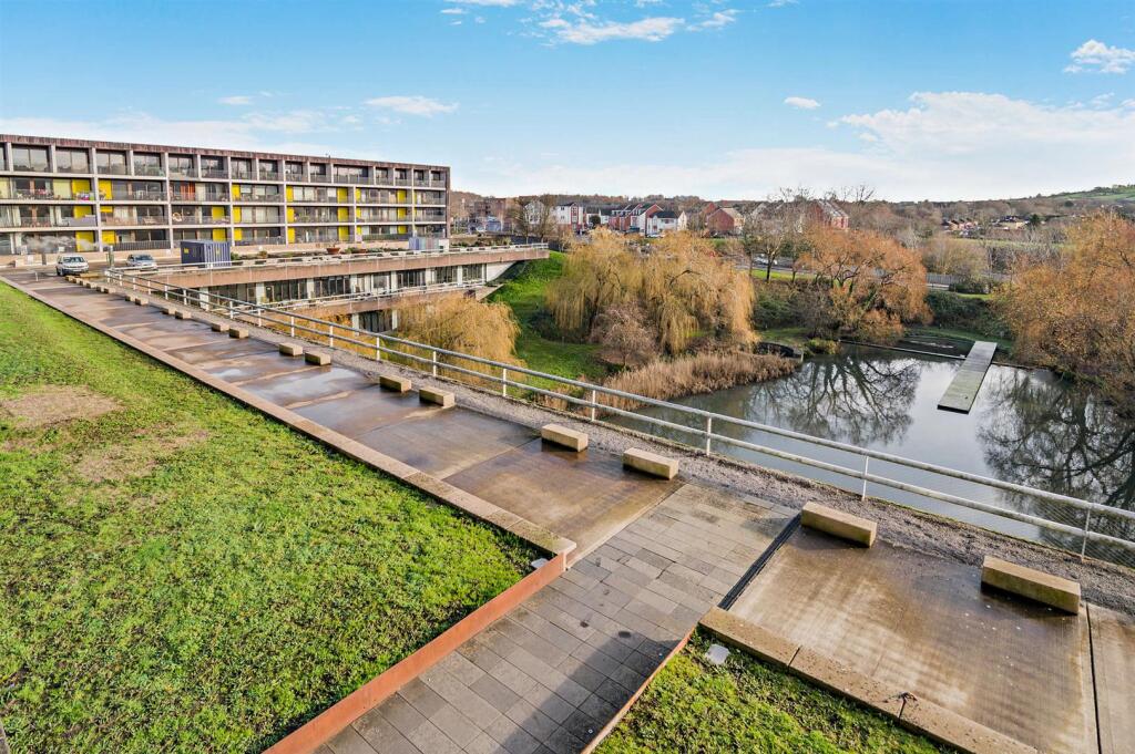 8674194-exterior03-800.jpg