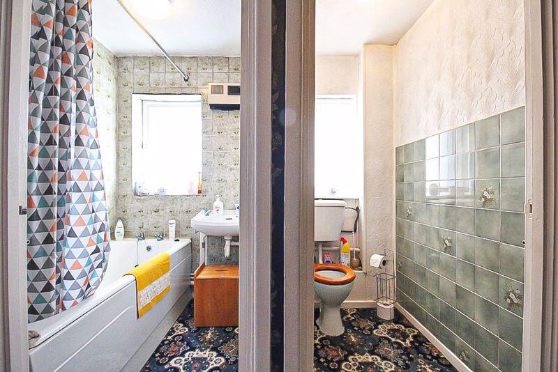 BATHROOM WC