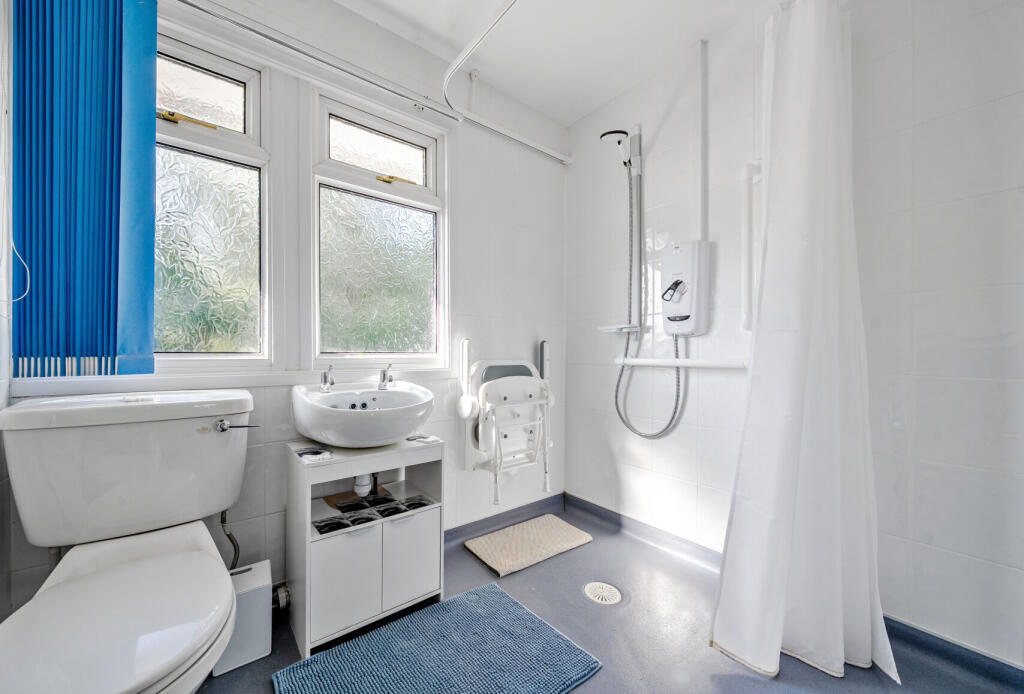 1356950-11-68d12f...