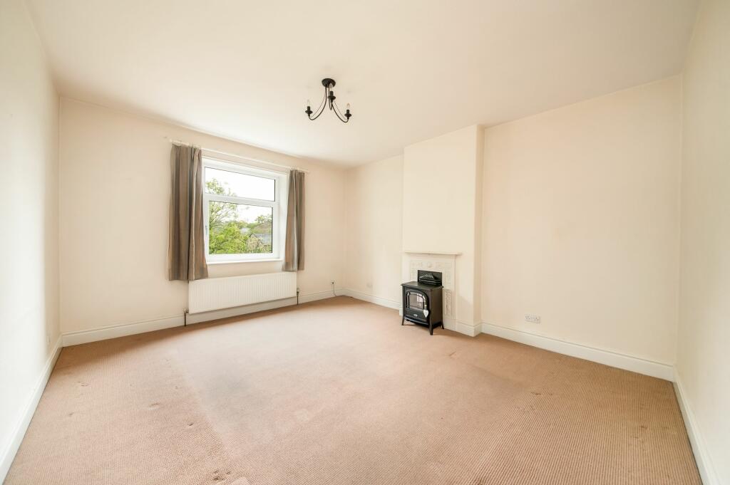 APARTMENT - LIVING ROOM