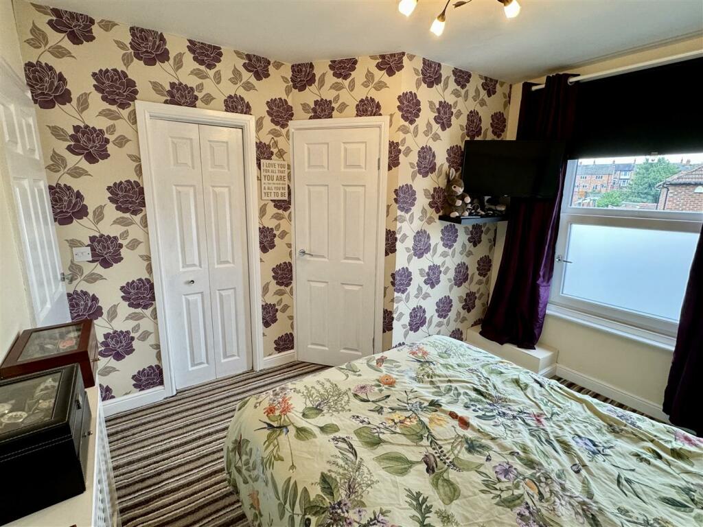 Principal bedroom