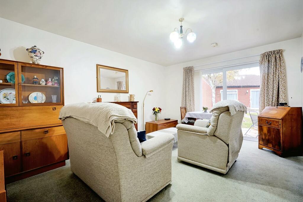 Lounge/Sitting Room