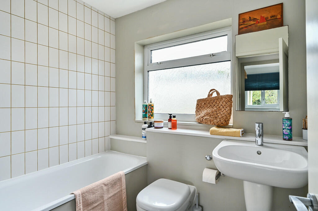 Dereta, first Ave...