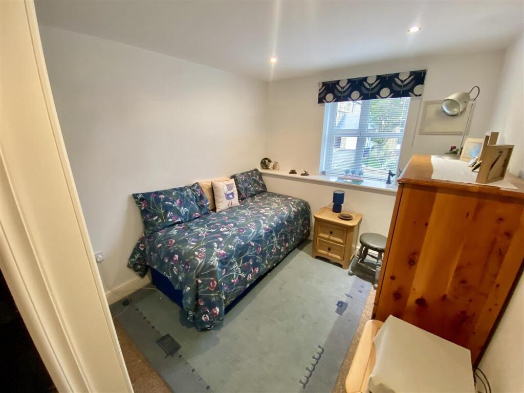 Bramleys Estate Agents - Huddersfield Road - Mirfi