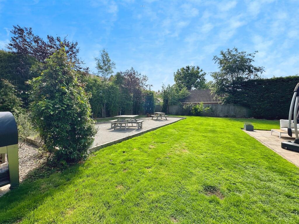 8689f9ff--40F7-B24C-FABAC94A1930-46764-00000FEF3B4