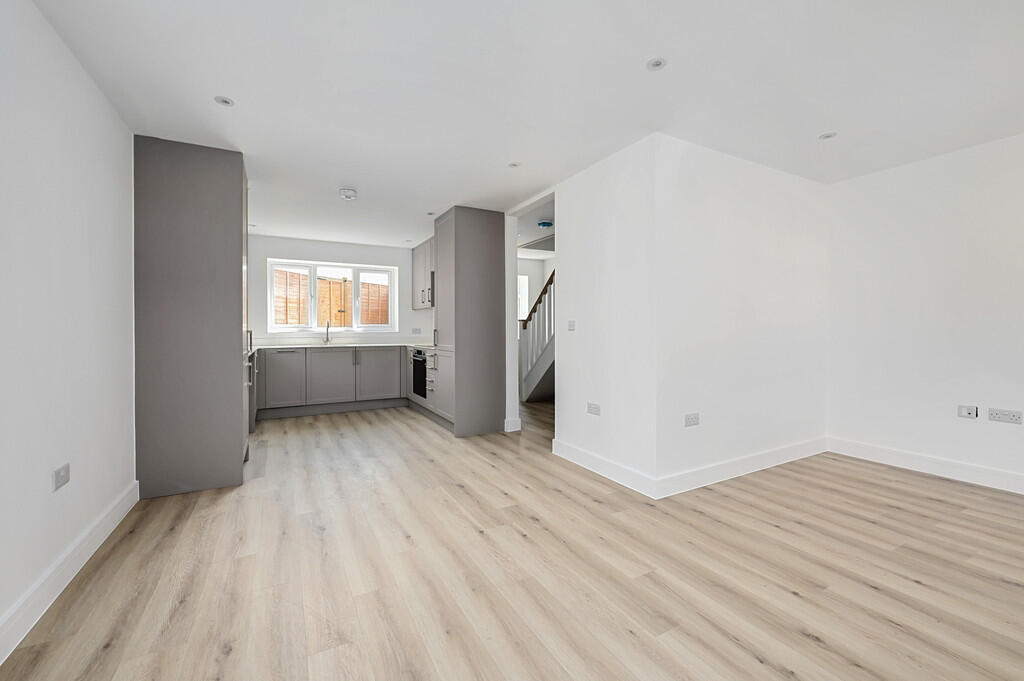 276a Beaulieu Gar...