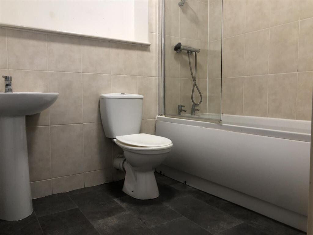 Main Bathroom