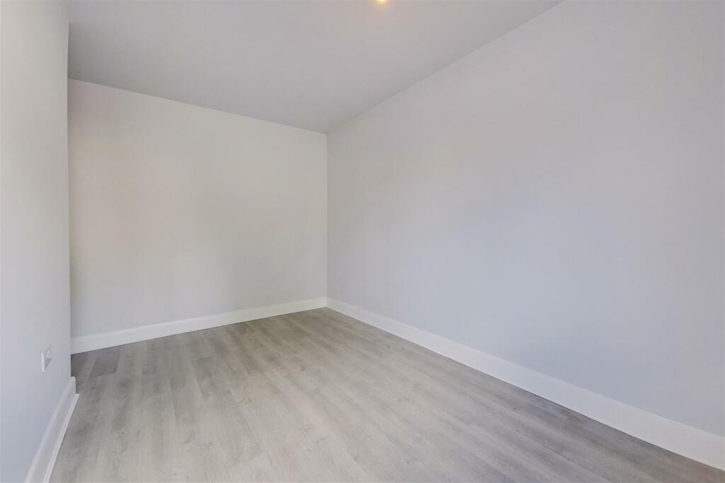 4_Main Bedroom-1.jpg