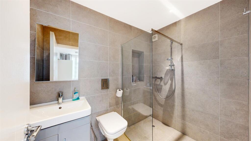 En-suite (B4).jpg