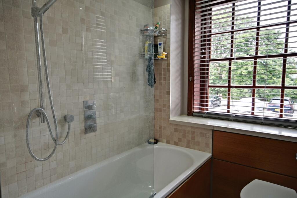 D410 Sir Gilbert Scott Building - Bathroom