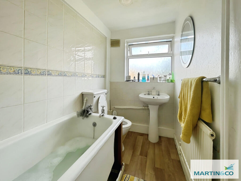 0245a0b9-bath