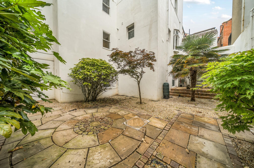 1304321-18-683feb...