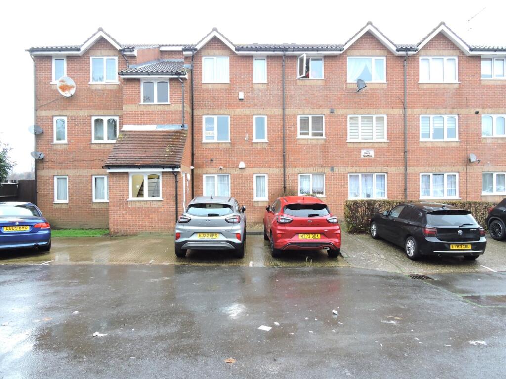Cobbett Close, Enfield, EN3