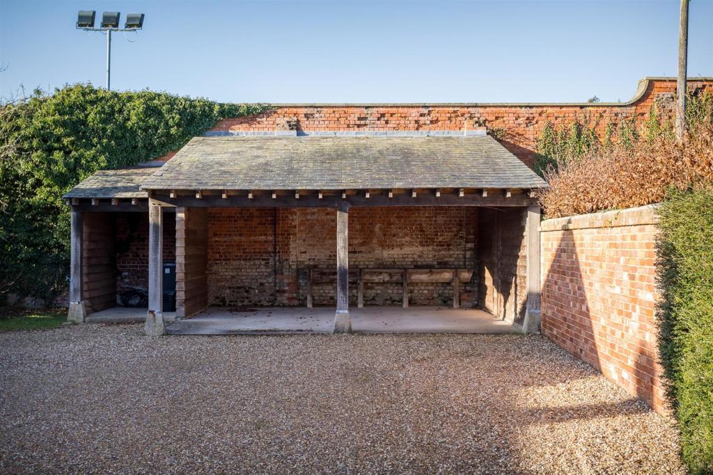 10 - The Old Forge - GL7 7HB - Web.jpg