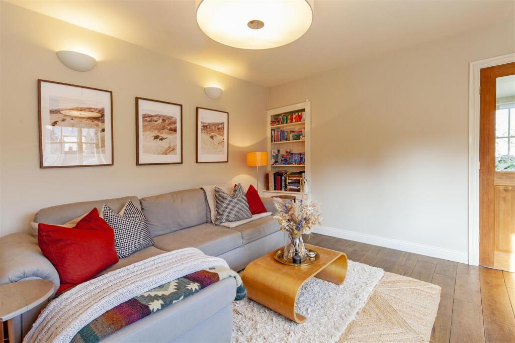 Reception Room-1.jpg