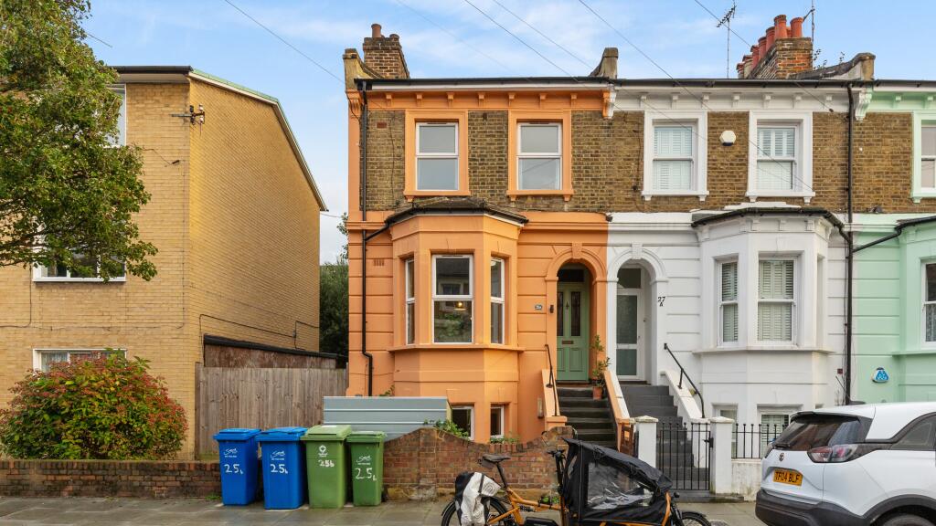 Flat A, 25 Graces Road, Camberwell, London, SE5 8PF