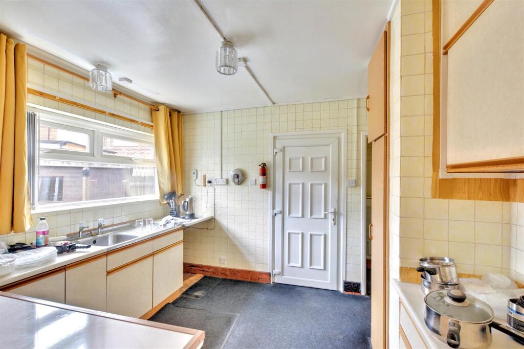 Kitchen_3.jpeg