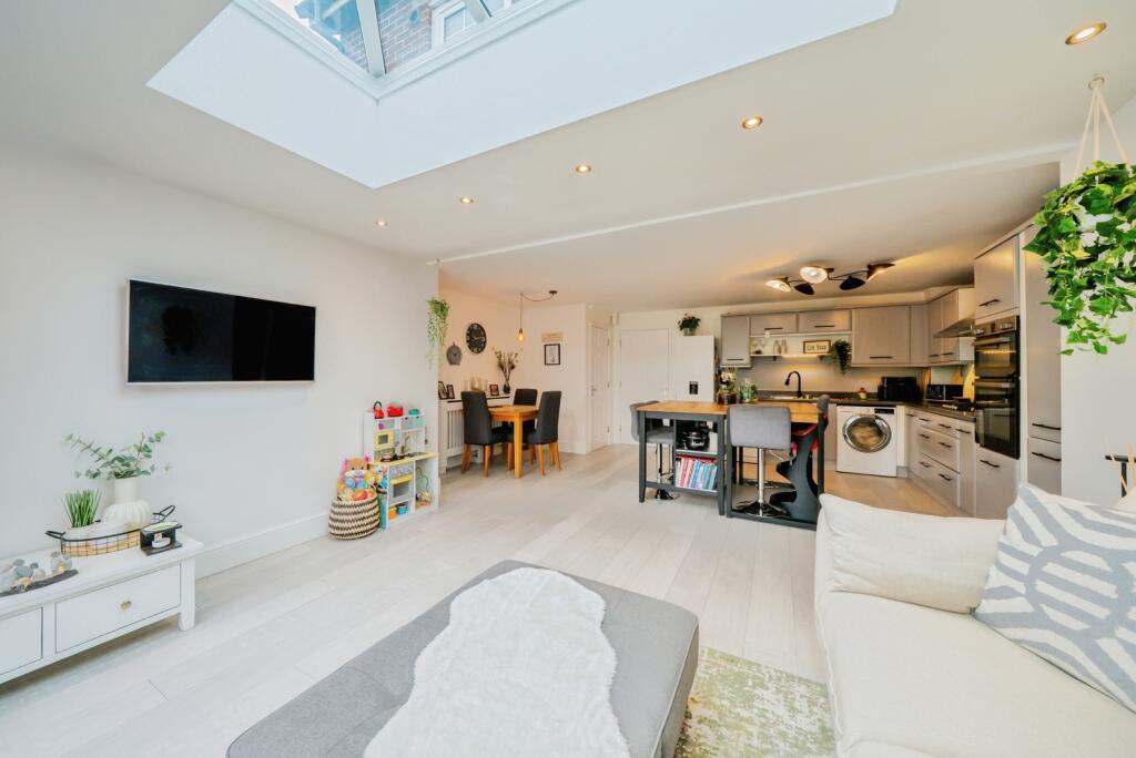 Family/Diner/Kitchen