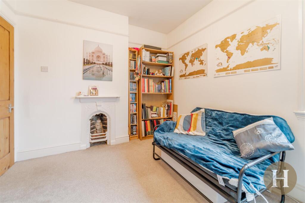 Hadleigh Estate Agents-22.jpg