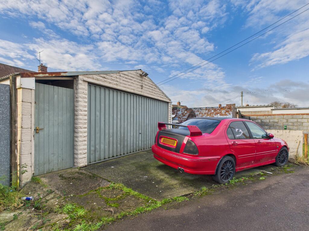 Garage &amp; Parking