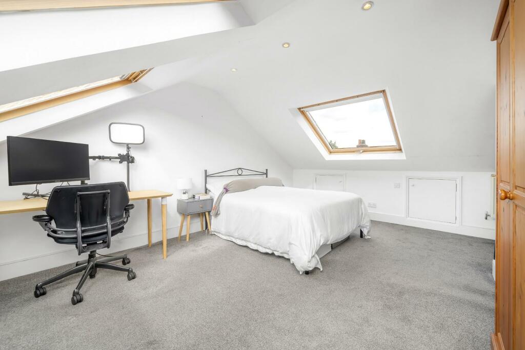 Bedroom 2 (2).jpg