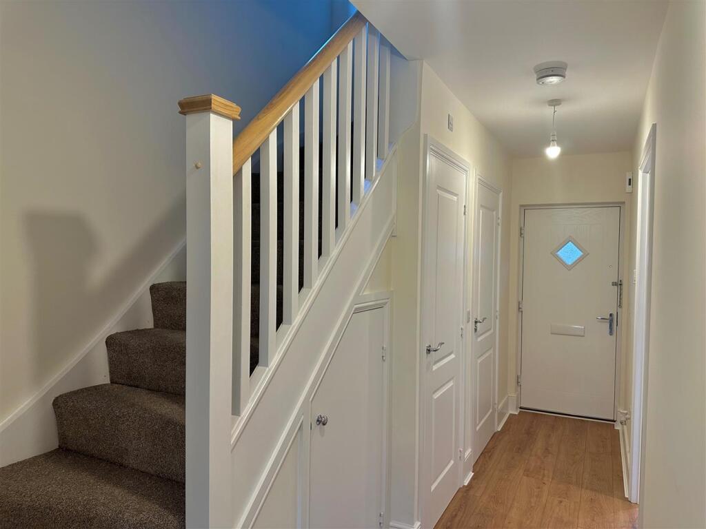 HALLWAY DOWNSTAIRS.jpg