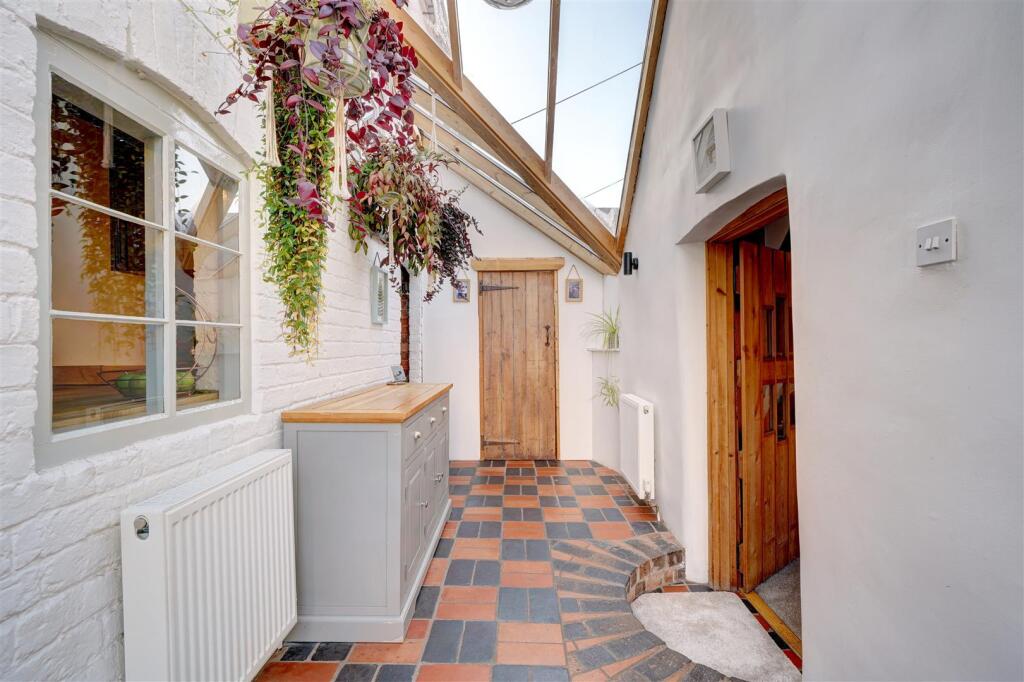 Parkfield Cottage (17).jpg