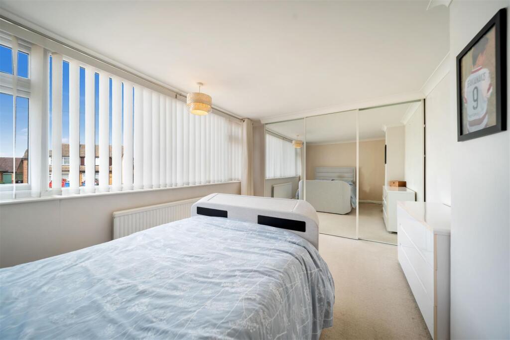 16 Dawnbrook Close-28.jpg