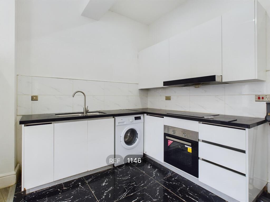 Kitchen &amp; Living area