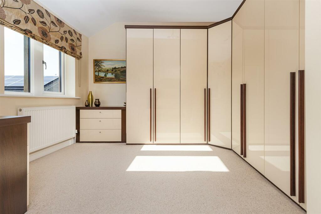 Bramleys Estate Agents - Long Lane - Honley (30).j