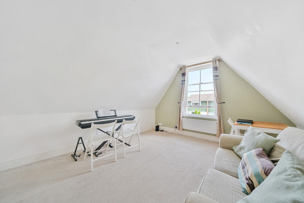 1310826-11-685147...