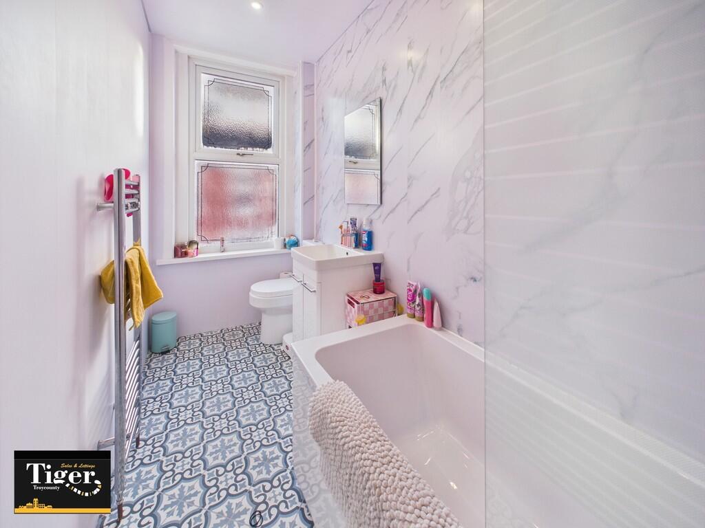 CAM02176G0-PR0778...