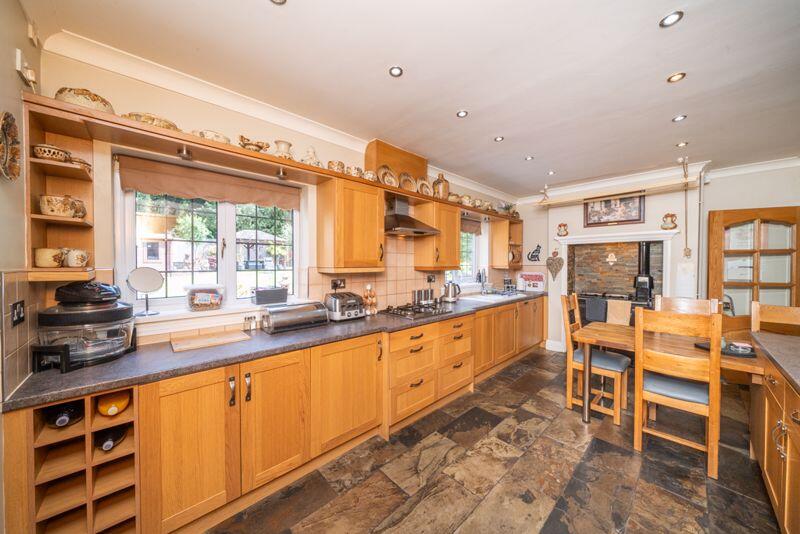 BREAKFAST KITCHEN
