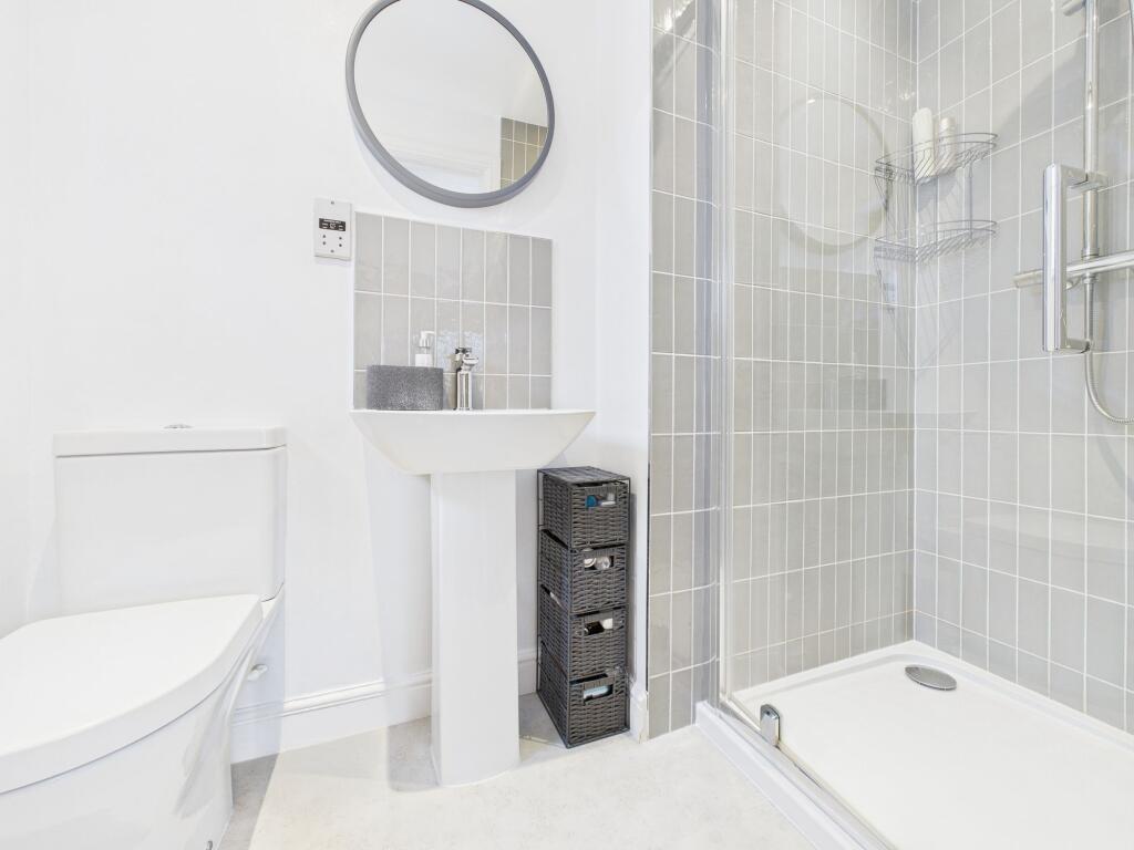 En-suite to Bedroom One