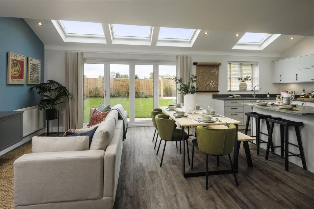 Dining &amp; Family Area