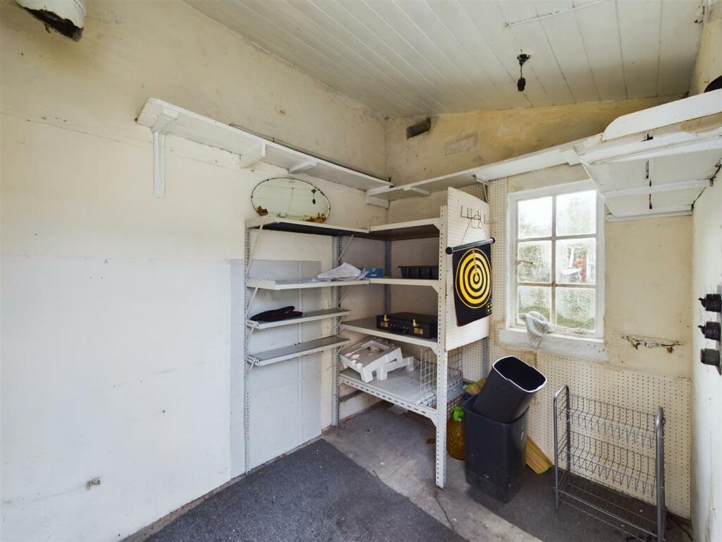 Shed.jpg