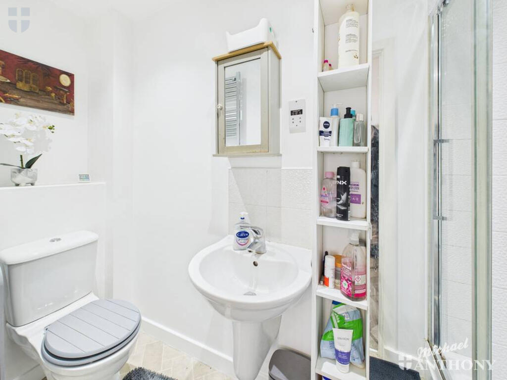 CAM03852G0-PR0464-STILL013-thumbnail-h750-70