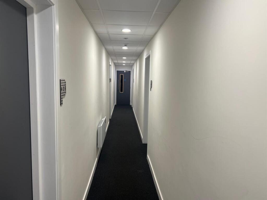 WhatsApp Image 2025-03-03 at 16.10.59 (4).jpeg