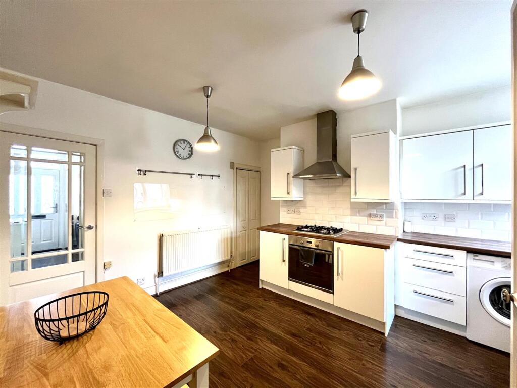 Dining Kitchen Aspect 3