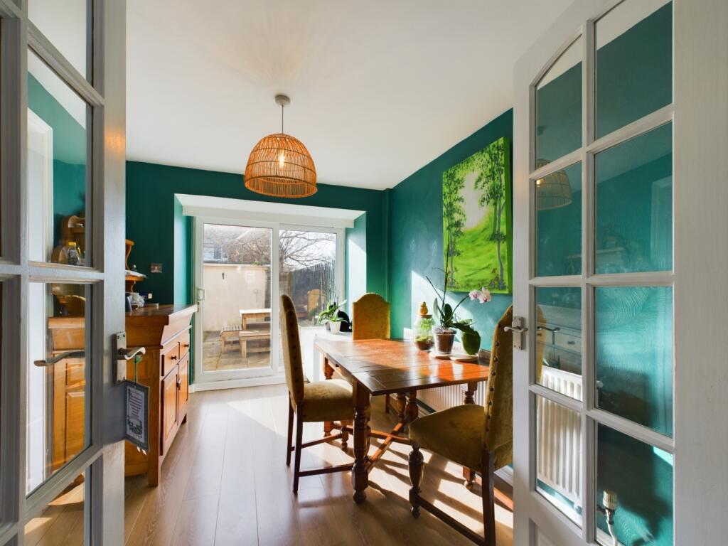 CAM02386G0-PR0113-STILL039