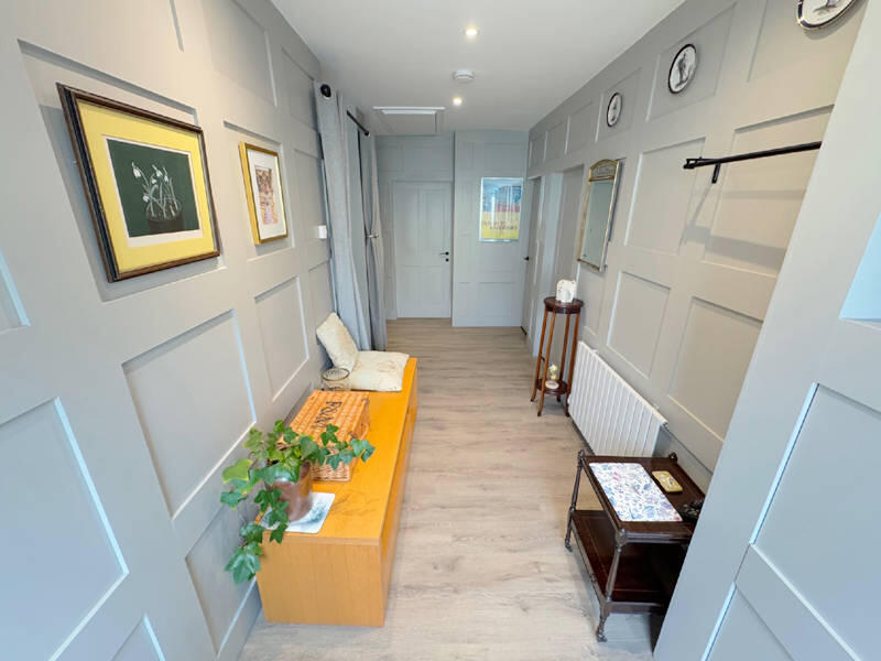 Entrance Hallway b