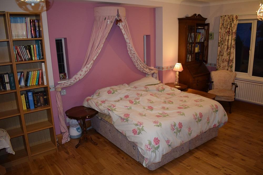 bedroom 2 Lemon Orchard.JPG