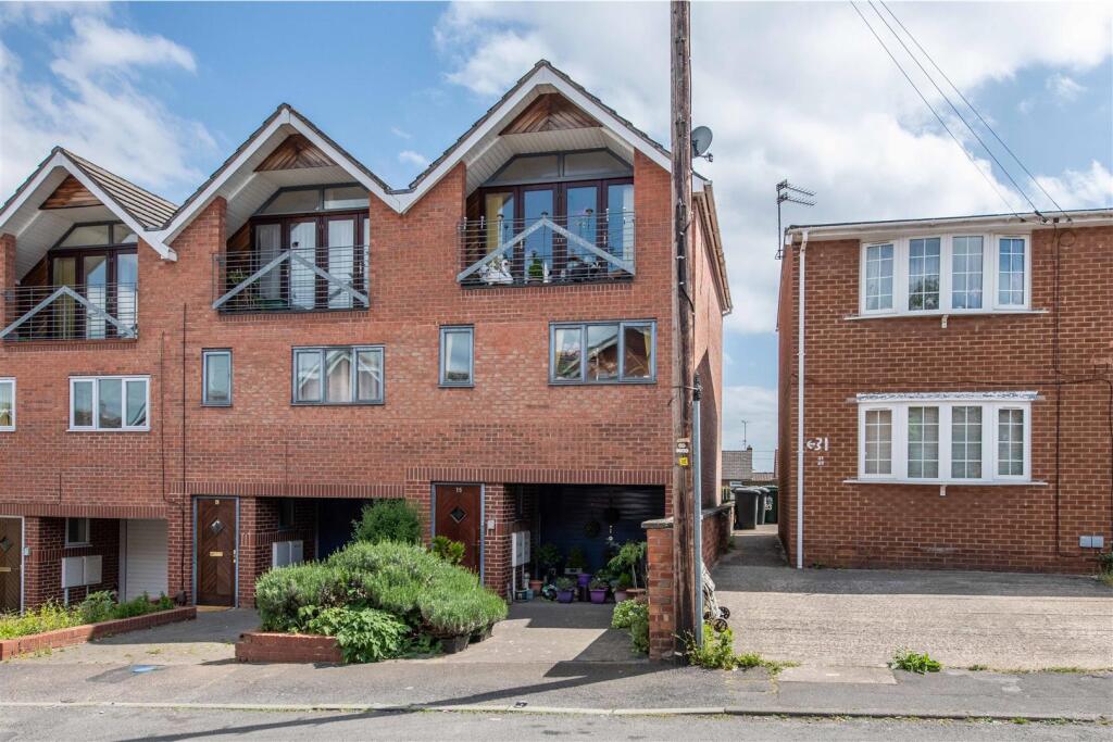 15 Gladstone St-low-3.jpg