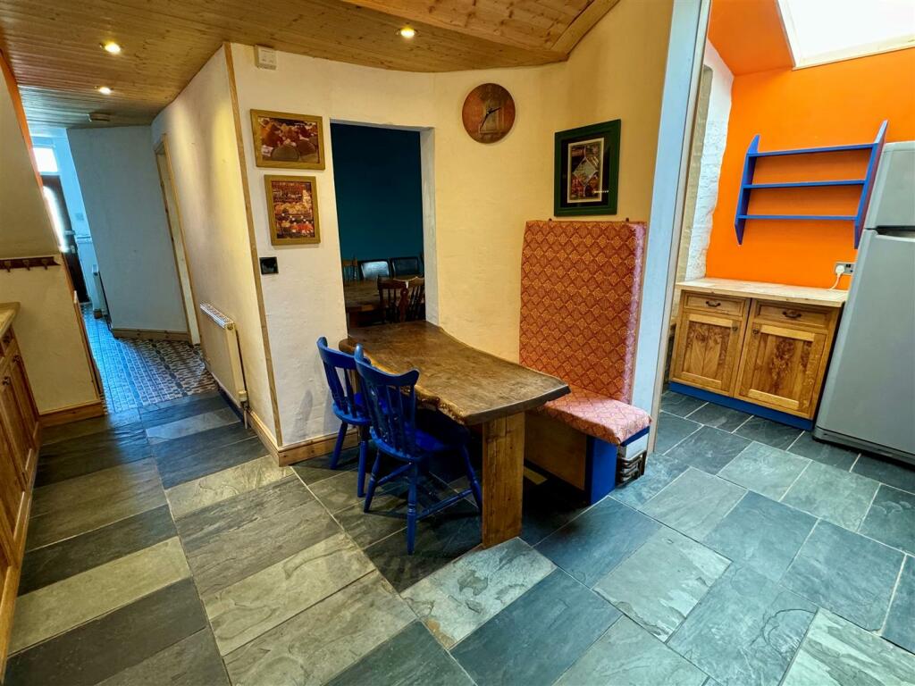 80 Crantock Street Kitchen