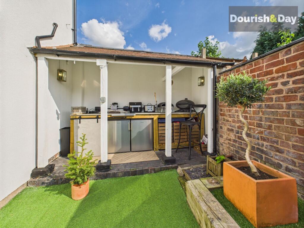 Covered Entertaining Area