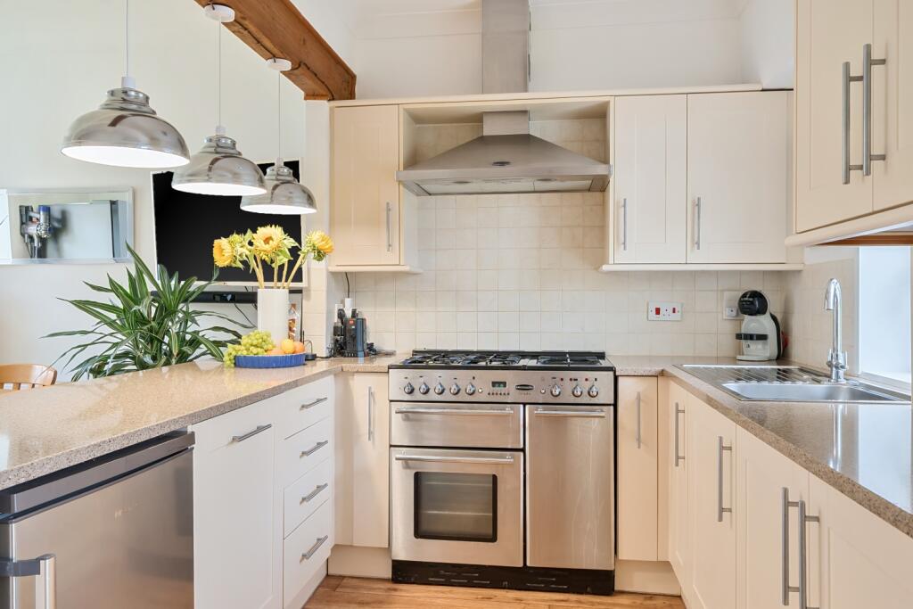 1334607-10-6899e11c2b193